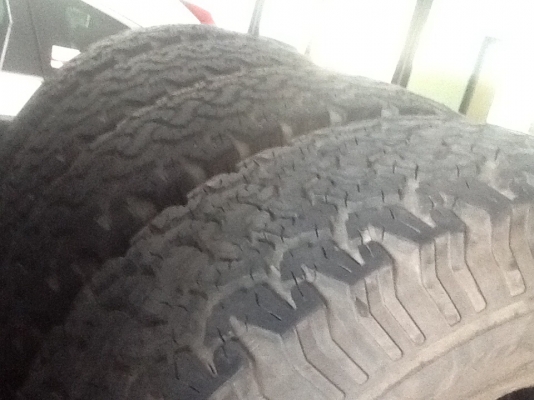 ขายยาง bf all 265/75/16. ปี11