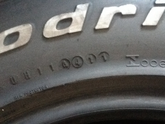 ขายยาง bf all 265/75/16. ปี11