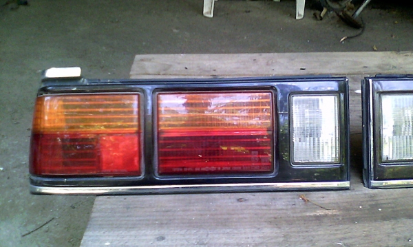 ไฟท้ายcorona tt132 ลิฟแบค ห้าประตู