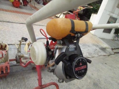 เครื่องกำจัดวัชพืชในร่องข้าว   MARUYAMA   MA3    รหัสสินค้า : 80802459 หรือเพิ่มเติมไดที่ www.nihonmono.com