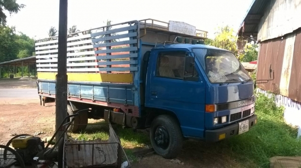 ขาย NPR 115 ห้างแท้ปี 34 ยาว 4.30 เมตร เครื่อง 4BD1 115 แรงม้า คัสซีสวยใช้ได้ เกียร์สั้น ทะเบียนพร้อมโอน ราคาต่อรองได้