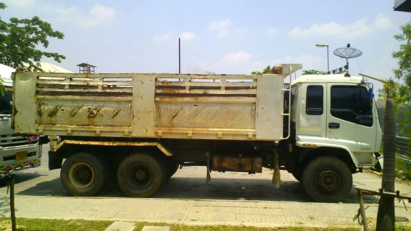 ขายรถบรรทุก 10 ล้อดัมพ์ ISUZU DECA 270 แรงม้าปี 2548 ราคา 1350000