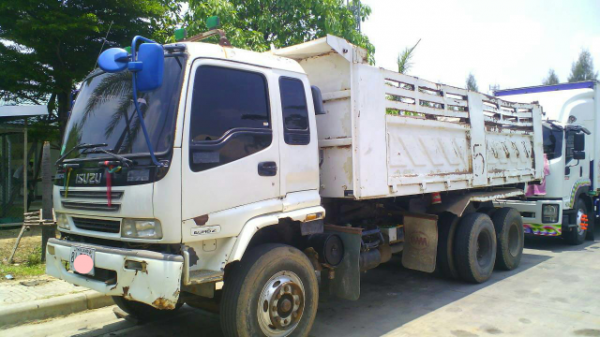 ขายรถบรรทุก 10 ล้อดัมพ์ ISUZU DECA 270 แรงม้าปี 2548 ราคา 1350000