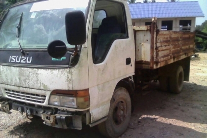 มาถึงแล้วดูได้เลยมี2คัน ขาย (NPR130แรง-265,000บ NPR120แรง-245,000บ)  ☆☆☆เป็นยังไงครับโดนน้ำล่างแฟ๊บใหม่เหมือนแกะกล่อง ครับ☆☆☆