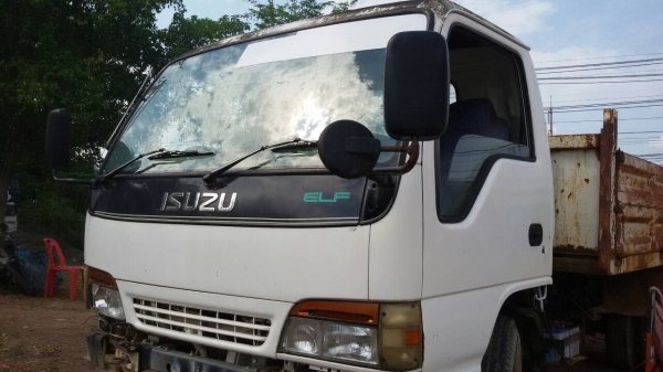 มาถึงแล้วดูได้เลยมี2คัน ขาย (NPR130แรง-265,000บ NPR120แรง-245,000บ)  ☆☆☆เป็นยังไงครับโดนน้ำล่างแฟ๊บใหม่เหมือนแกะกล่อง ครับ☆☆☆