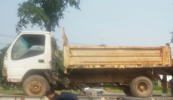 มาถึงแล้วดูได้เลยมี2คัน ขาย (NPR130แรง-265,000บ NPR120แรง-245,000บ)  ☆☆☆เป็นยังไงครับโดนน้ำล่างแฟ๊บใหม่เหมือนแกะกล่อง ครับ☆☆☆