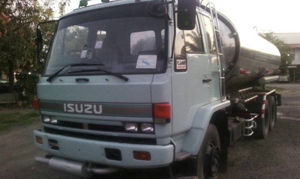 ขายรถบรรทุก 10 ล้อน้ำ ISUZU ROCKY 240 แรงม้านางฟ้า เพลาเดี่ยว ถังสแตนเลสทั้งลูก ราคา 1100000