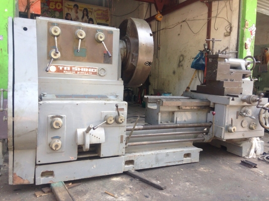 ขายเครื่องกลึงใต้หวัน6ฟุตหนักสวิงได้1.5เมตรหัวจับ28นิ้วผ่านป้อมมีดได้600