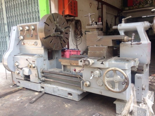 ขายเครื่องกลึงใต้หวัน6ฟุตหนักสวิงได้1.5เมตรหัวจับ28นิ้วผ่านป้อมมีดได้600