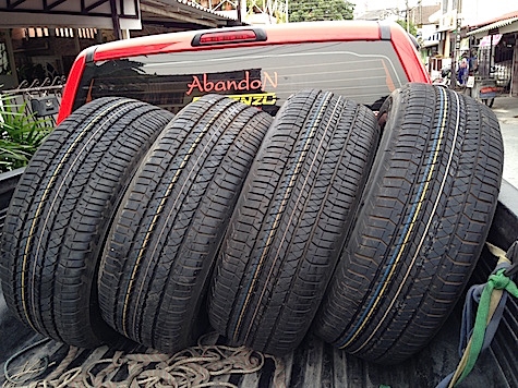ขายแม็ก Ford new ranger 3.2 WT Top ขอบ18 พร้อมยางใหม่ Bridgestone Dueler684 265/60/18