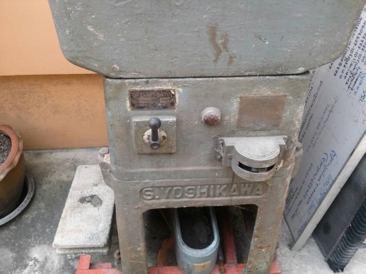 ขายเครื่องเจียระไน โต๊ะหมุน ขายเครื่องเจียระไน โต๊ะหมุน