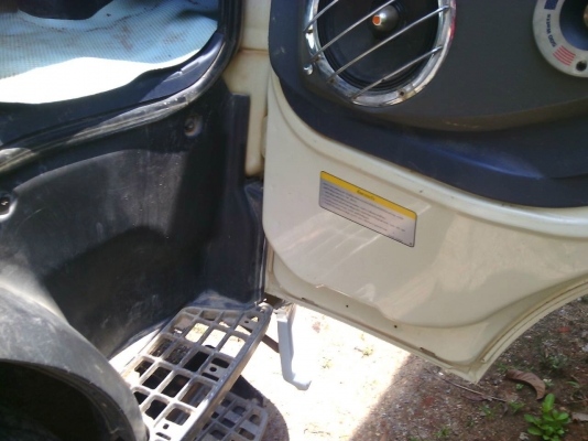 รถฮีโน่ 6 ล้อดั้ม FC4J  170 แรงม้า. ปี 51  สนใจติดต่อ  081 - 6079515