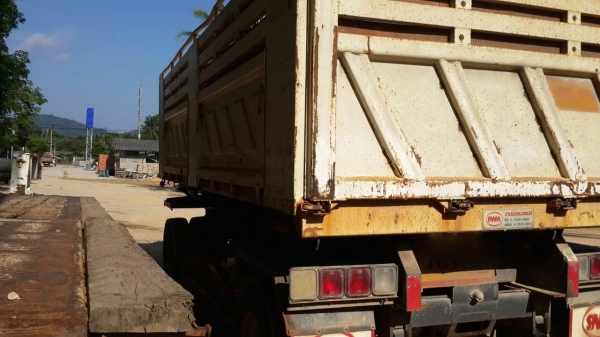 รถอีซูซุ 10 ล้อดั้ม  FXZ  270 แรงม้า. ปี 47  ( ขาย แม่ , ลูก. )   สนใจติดต่อ  081 - 6079515