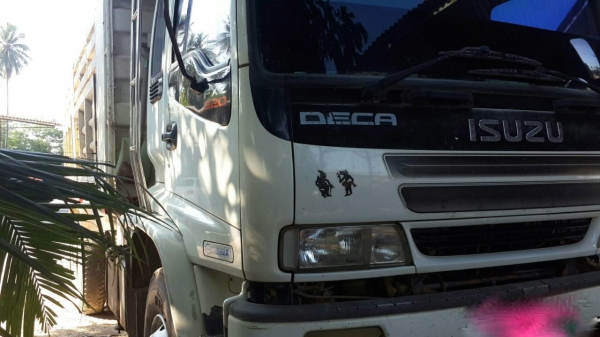 รถอีซูซุ 10 ล้อดั้ม  FXZ  270 แรงม้า. ปี 47  ( ขาย แม่ , ลูก. )   สนใจติดต่อ  081 - 6079515