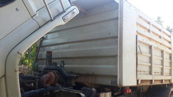 รถอีซูซุ 10 ล้อดั้ม  FXZ  270 แรงม้า. ปี 47  ( ขาย แม่ , ลูก. )   สนใจติดต่อ  081 - 6079515