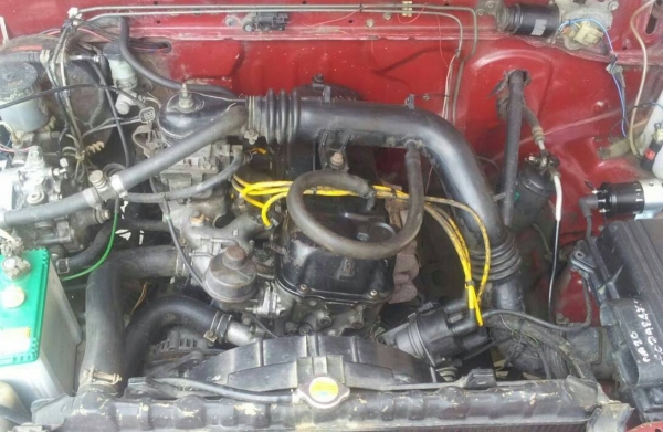 nissan big m 4ประตู
