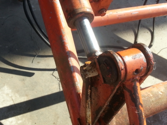 ชุดตักหน้า kubota เก่าญี่ปุ่นเพิ่งออกจากตู้อุปกรณ์ครบ 46000 บาท ชุดตักหน้า kubota เก่าญี่ปุ่นเพิ่งออกจากตู้อุปกรณ์ครบ 46000 บาท