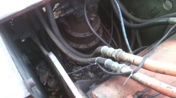 ขายรถแบคโฮHITACHIEX-200-2รถทํางานได้เครืองเดิมปั้มเดิม