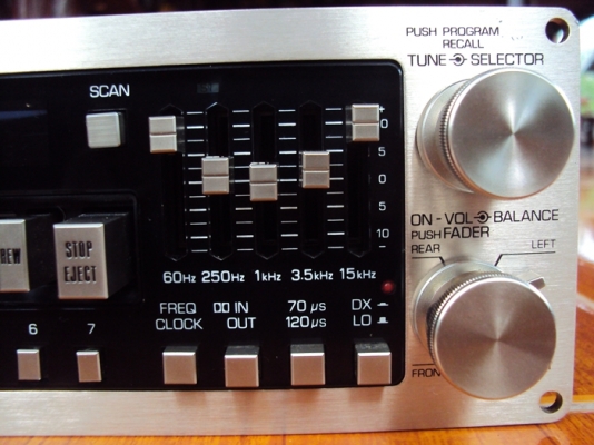 ขายวิทยุติดรถยนต์  FUJITSU TEN รุ่นเก่าสภาพใหม่แกะกล่อง