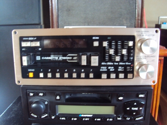 ขายวิทยุติดรถยนต์  FUJITSU TEN รุ่นเก่าสภาพใหม่แกะกล่อง