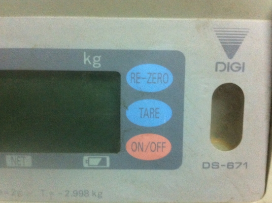 เครื่องขั่งน้ำหนักดิจิตอล TERAOKA SEIKO รับน้ำหนักได้ 6 กก. ขึ้นที่ละ 2 กรัม