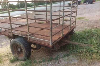 ขายสาลี่ลาก โครงสร้างแข็งแรง น๊อตล้อ 6น๊อต กว้าง 2.10ม. ยาว 2.40ม.ตามสภาพขาย 20,000บาท(ติดต่อศุภากร 081-4252943)