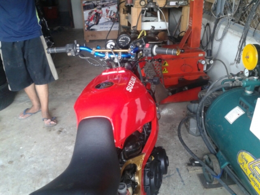 suzuki GSX400 R3 ขับได้ ทะเบียนขาดปี 50 ขาย 38,000 บาท