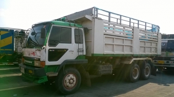 ขายไอ้หลง FN527M-A คัสซีสวยจัดตลอดเส้น เครื่อง 6D16 195 แรงม้า เกียร์ 10 สปีด ยางดี ทะเบียนพร้อมโอน ราคาต่อรองได้