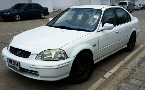 Honda civic ตัว top เครื่อง vtec เกียร์ออโต้ airbag abs สีขาว type r รถสวย วิ่งน้ำมัน