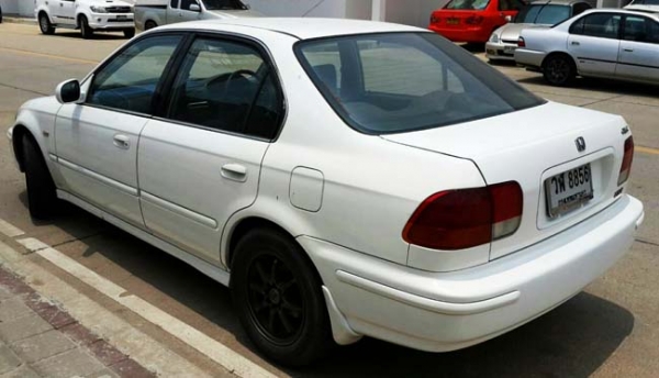 Honda civic ตัว top เครื่อง vtec เกียร์ออโต้ airbag abs สีขาว type r รถสวย วิ่งน้ำมัน