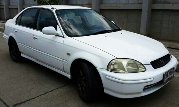 Honda civic ตัว top เครื่อง vtec เกียร์ออโต้ airbag abs สีขาว type r รถสวย วิ่งน้ำมัน