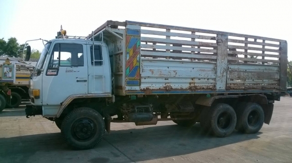 ขาย 10 ล้อดั้ม ISUZU ROCKY 210 มีระบบลากพ่วง วางเครื่อง 6SD1 240 แรงม้า เกียร์ Easton คัสซีสวยตลอดเส้น เบรคทิฟฟี่แล้ว ทะเบียนพร้อมโอน จัดไฟแนนซ์ได้ครับ