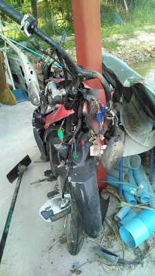 ขายsuzuki หัวฉีด สตาร์ทมือ ตามสภาพ เครื่องดีไม่แตก ชุดไฟครบ กล่องcdi ecuพร้อมทะเบียนโอน