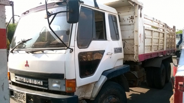 ขาย 10 ล้อดั้ม ไอ้หลง FN527M-TD ซีเรียล 5676 คัสซีสวยตลอดเส้น เครื่อง 6D16 195 แรงม้า เกียร์ 10 สปีด เบรคใหญ่ เพลาบุ๋ม ทะเบียนพร้อมโอน จัดไฟแนนซ์ได้