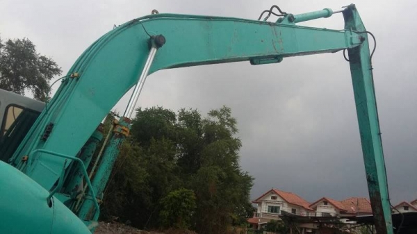 KOBELCO sk 200-5superบูมอามร์ยาวของนอกสวยๆๆๆราคา1,400,000 KOBELCO sk 200-5superบูมอามร์ยาวของนอกสวยๆๆๆราคา1,400,000