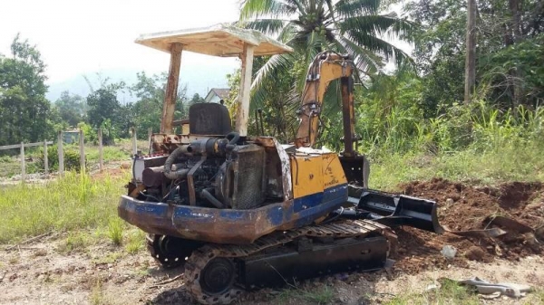 KOMATSU  pc  20-5ราคา 129,000ยากขาย  100,000 ขายเลย