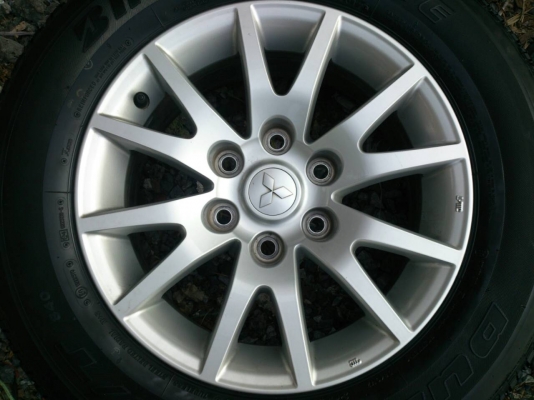 ขายแม็กมิตซู ปาเจโร่ 6รูขอบ17 พร้อมยางบริดสโตน 245/65R17 ยางสัปดาห์ที่36ปี12 สวยๆ จำนวน 1 ชุด พร้อมน๊อตแท้ 24 ตัว ขายแม็กมิตซู ปาเจโร่ 6รูขอบ17 พร้อมยางบริดสโตน 245/65R17 ยางสัปดาห์ที่36ปี12 สวยๆ จำนวน 1 ชุด พร้อมน๊อตแท้ 24 ตัว