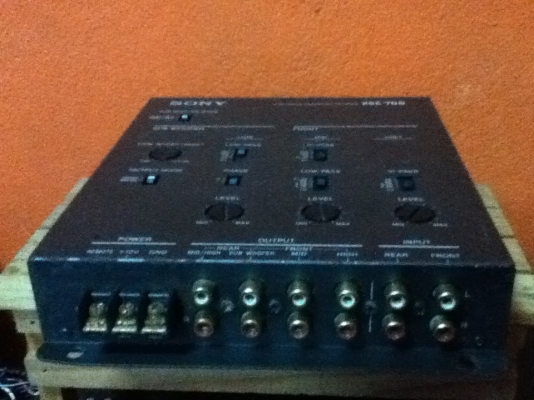 ขายครอส SONY  XEC-700 เข้า 2 ออก 3 สภาพดีขาย 1500.-