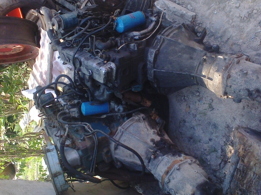 ขายเครื่องนิสสัน SD23 พร้อมเกียร์ ราคา 18000 บาท