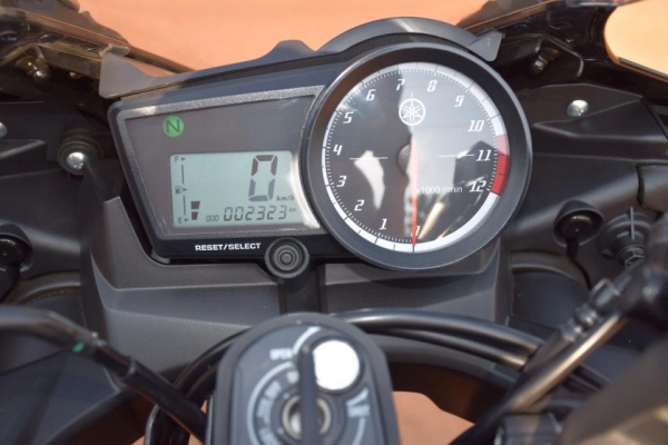 ขาย ยามาฮ่า Yzf-R15 สีดำ ปี 58 รถ 2 เดือน ใช้งานน้อย. 2,300 กว่า กม