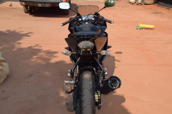 ขาย ยามาฮ่า Yzf-R15 สีดำ ปี 58 รถ 2 เดือน ใช้งานน้อย. 2,300 กว่า กม