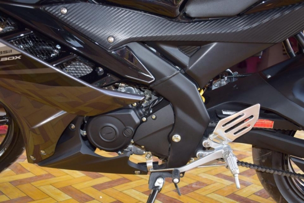 ขาย ยามาฮ่า Yzf-R15 สีดำ ปี 58 รถ 2 เดือน ใช้งานน้อย. 2,300 กว่า กม