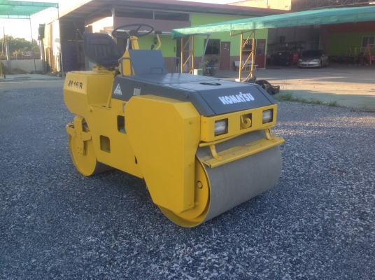 ขายรถบดKomatsuรุ่นJv16-2นำเข้าญี่ปุ่นมีใบอินวอยสภาพดีพร้อมใช้งาน
