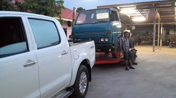 ขายสาลี่ลากรถเกี่ยวข้าว  4 ล้อ สถาพของใหม่