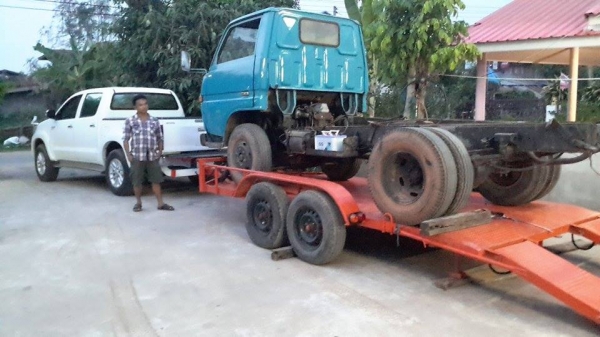 ขายสาลี่ลากรถเกี่ยวข้าว  4 ล้อ สถาพของใหม่