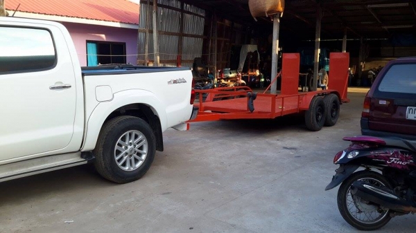 ขายสาลี่ลากรถเกี่ยวข้าว  4 ล้อ สถาพของใหม่