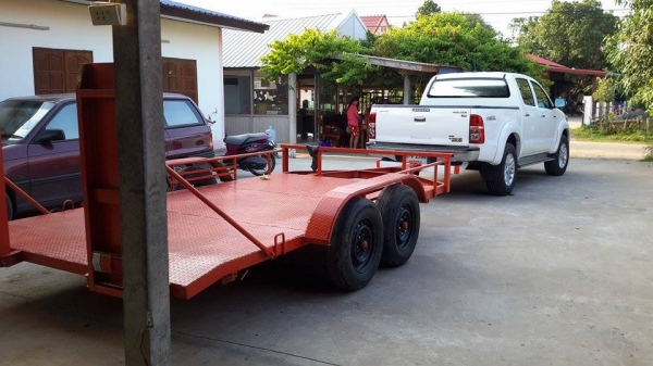 ขายสาลี่ลากรถเกี่ยวข้าว  4 ล้อ สถาพของใหม่