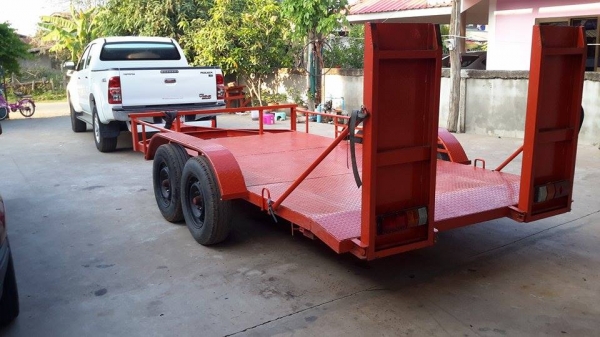 ขายสาลี่ลากรถเกี่ยวข้าว  4 ล้อ สถาพของใหม่