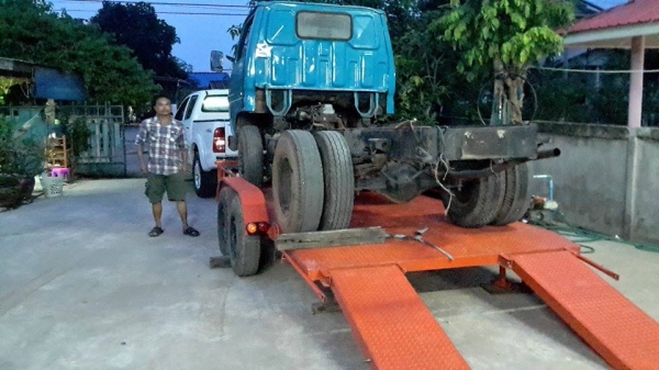 ขายสาลี่ลากรถเกี่ยวข้าว  4 ล้อ สถาพของใหม่