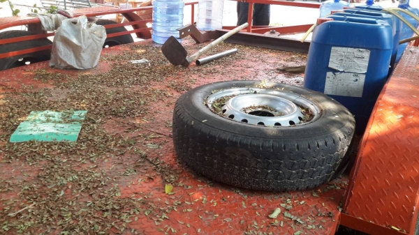 ขายสาลี่ลากรถเกี่ยวข้าว  4 ล้อ สถาพของใหม่